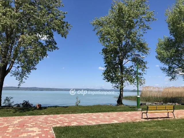 Eladó telek Balatonszárszó 3274 nm