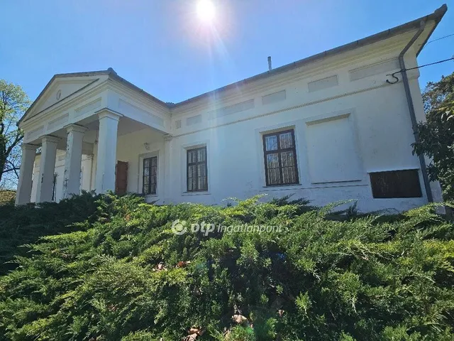 Eladó kereskedelmi és ipari ingatlan Tápiószele 468 nm