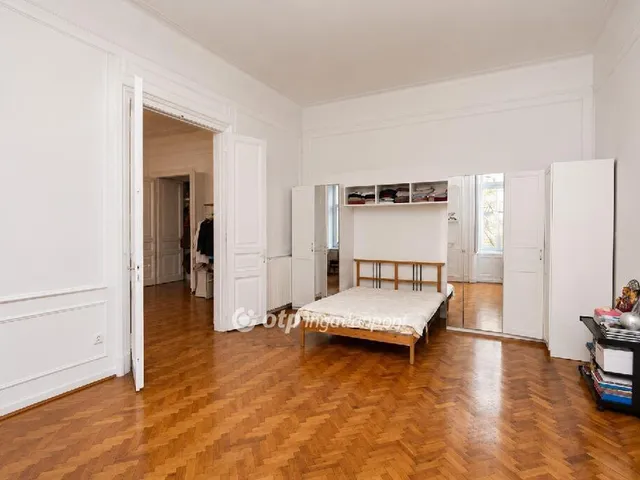 Eladó lakás Budapest VI. kerület 82 nm