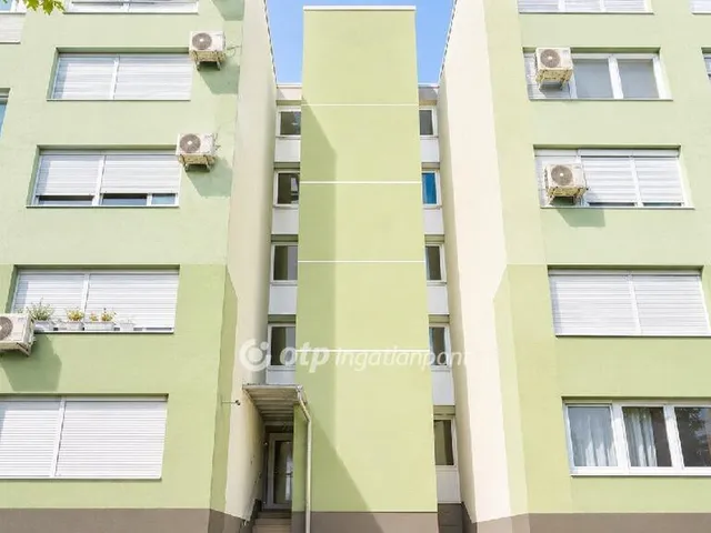 Eladó lakás Budapest X. kerület, Újhegy 29 nm