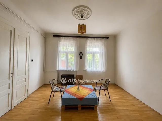 Eladó ház Budapest XIX. kerület, Kertváros 200 nm