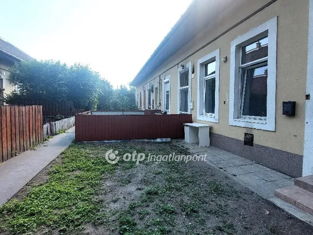 Eladó lakás Budapest X. kerület, Óhegy 30 nm