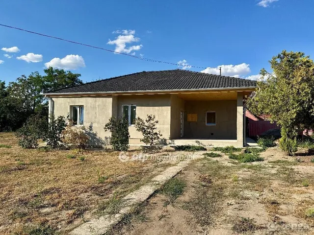 Eladó ház Tápiószele 75 nm