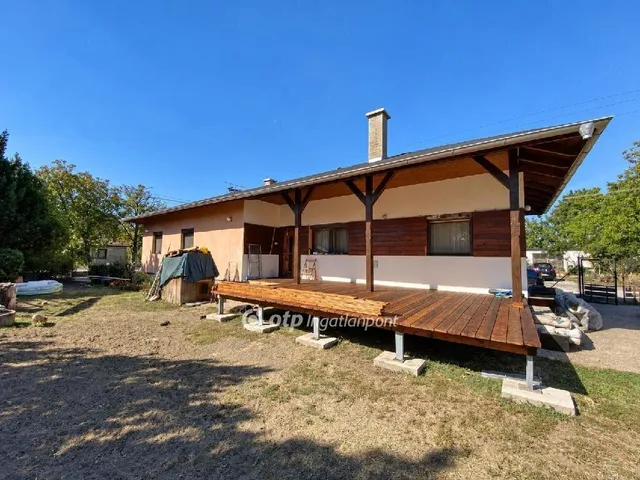 Eladó ház Pusztaszabolcs 78 nm