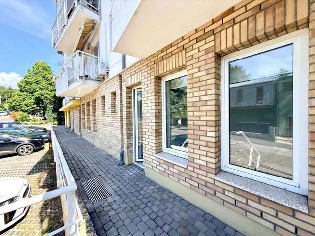 Eladó kereskedelmi és ipari ingatlan Budapest II. kerület, Széher út 127 nm