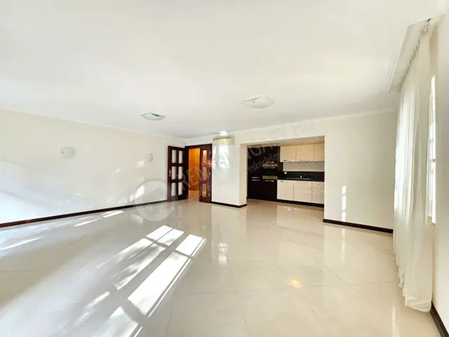 Kiadó lakás Budapest II. kerület, Gárdonyi Géza út 110 nm