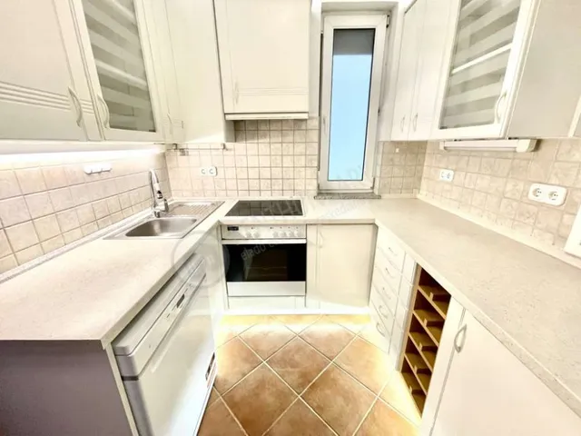 Kiadó lakás Budapest II. kerület, Széher út 92 nm