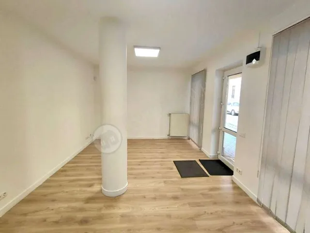 Kiadó kereskedelmi és ipari ingatlan Budapest IX. kerület, Tűzoltó utca 29 nm