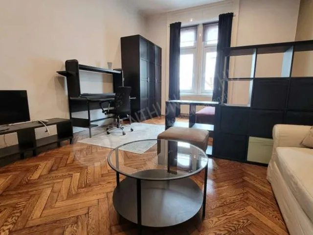Kiadó lakás Budapest V. kerület, Sas utca 55 nm