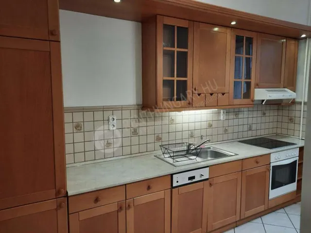 Kiadó lakás Budapest VI. kerület, Bajcsy-Zsilinszky út 85 nm
