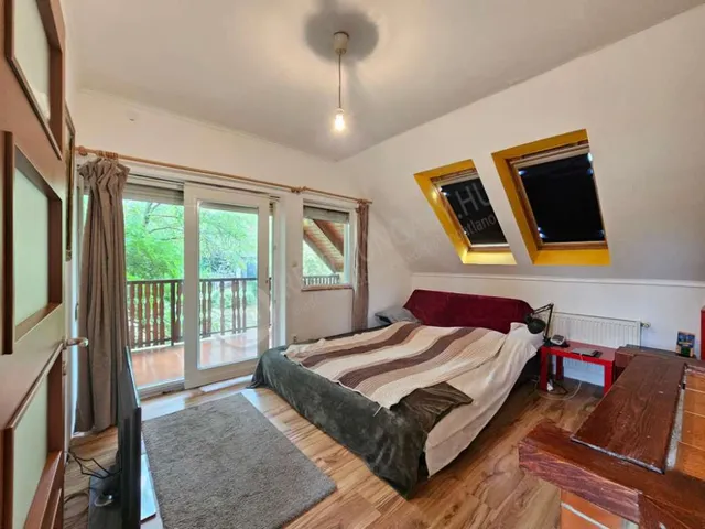 Eladó ház Üröm, Diófa utca 190 nm