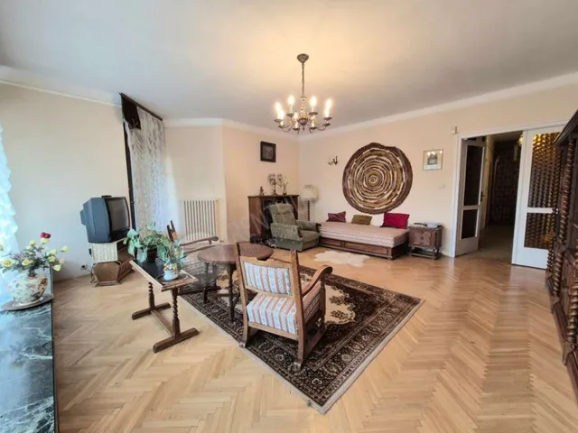 Eladó lakás Budapest II. kerület 133 nm