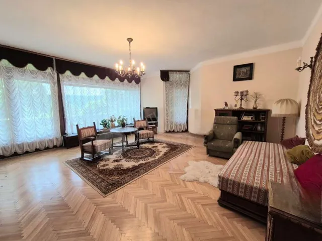 Eladó lakás Budapest II. kerület 133 nm