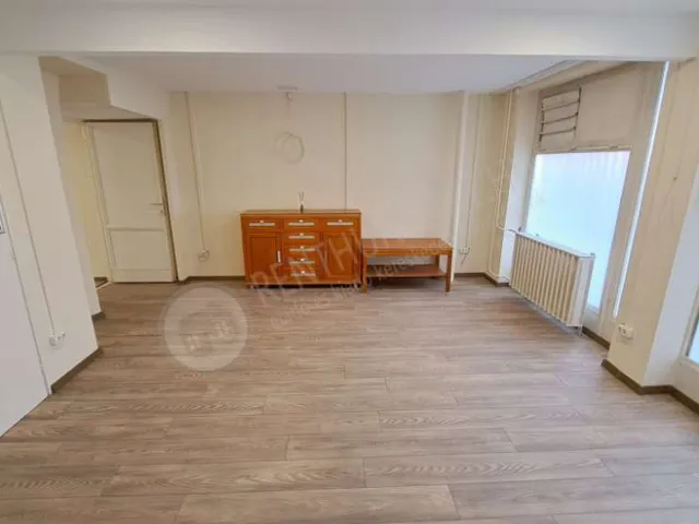 Kiadó kereskedelmi és ipari ingatlan Budapest VIII. kerület, Nap utca 54 nm