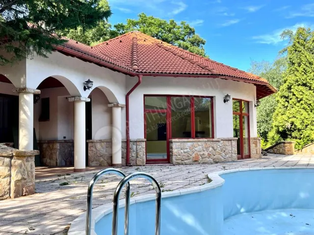 Kiadó ház Leányfalu, Panoráma utca 370 nm