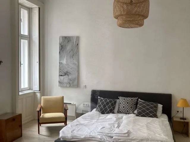 Kiadó lakás Budapest VII. kerület, Hársfa utca 68 nm