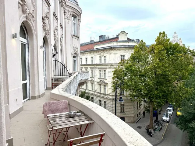 Kiadó lakás Budapest V. kerület, Irányi utca 100 nm