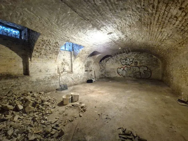 Eladó kereskedelmi és ipari ingatlan Budapest VI. kerület, Vörösmarty utca 59 nm