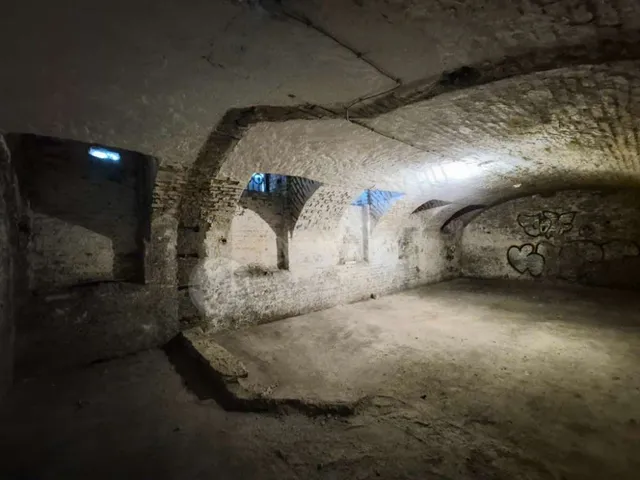 Eladó kereskedelmi és ipari ingatlan Budapest VI. kerület, Vörösmarty utca 59 nm