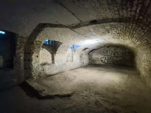 Eladó kereskedelmi és ipari ingatlan Budapest VI. kerület, Vörösmarty utca 59 nm