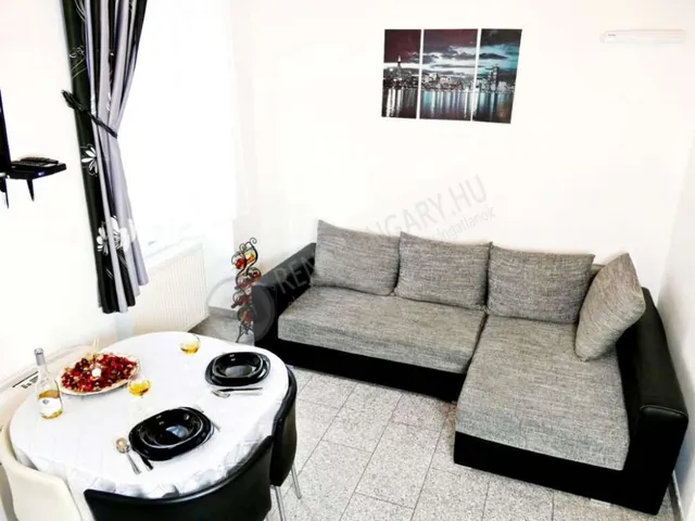 Eladó lakás Budapest VII. kerület, Akácfa utca 145 nm