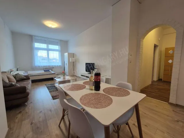 Kiadó lakás Budapest XIII. kerület, Váci út 75 nm