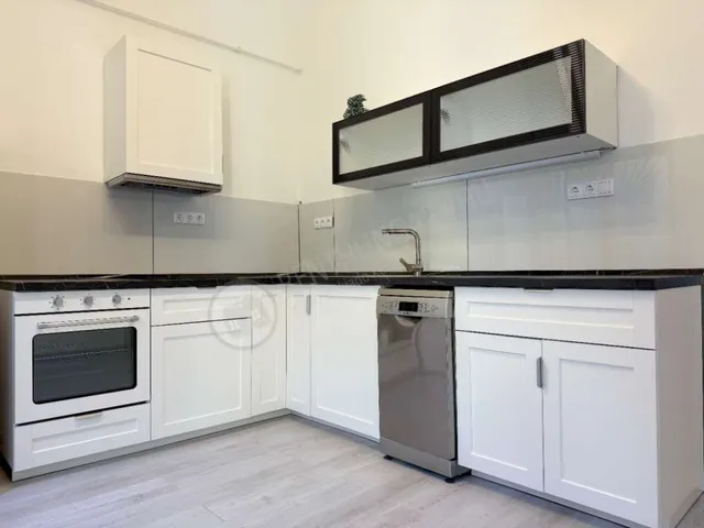 Kiadó lakás Budapest VIII. kerület, Rákóczi út 75 nm