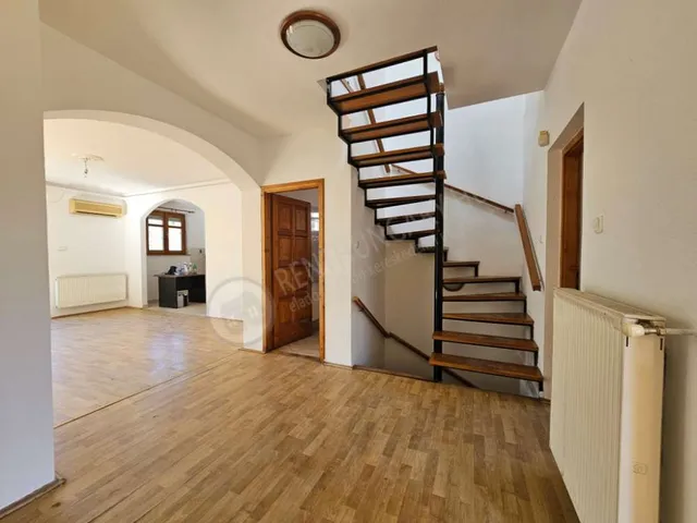 Eladó ház Budapest XXII. kerület, Kistétény utca 210 nm