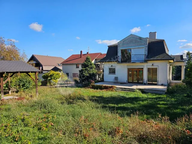 Eladó ház Budapest XXII. kerület, Kistétény utca 210 nm