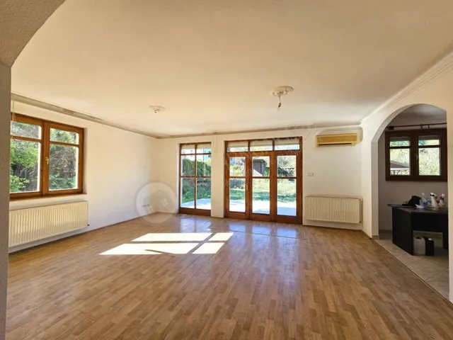 Kiadó ház Budapest XXII. kerület 210 nm