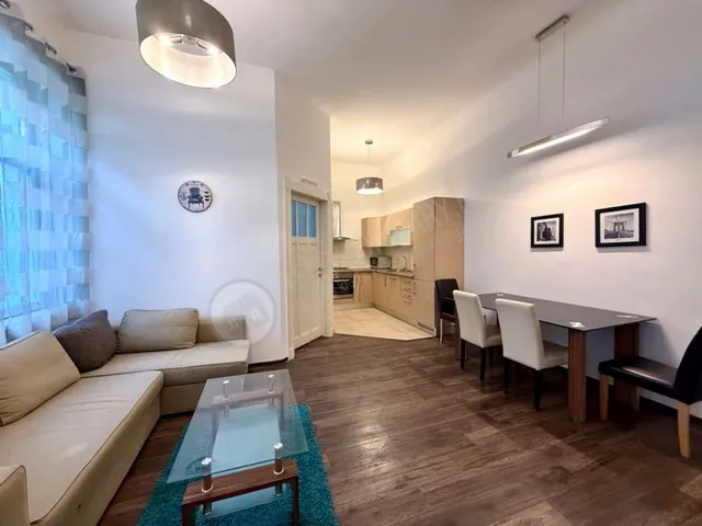 Eladó lakás Budapest V. kerület, Akadémia utca 61 nm