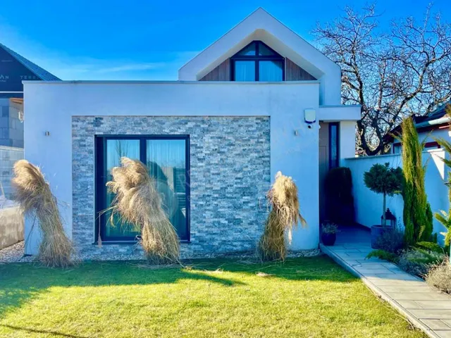 Kiadó ház Törökbálint 100 nm