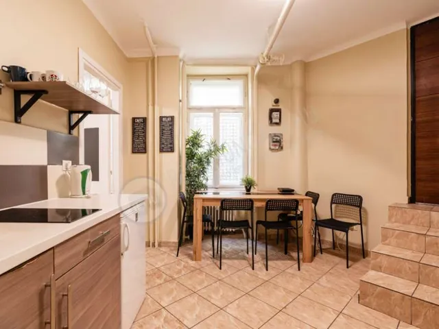 Kiadó lakás Budapest VI. kerület, Révay köz 68 nm