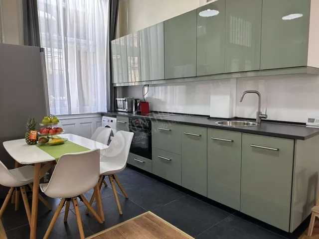 Kiadó lakás Budapest V. kerület, Kossuth Lajos utca 68 nm