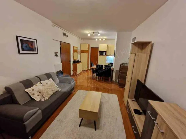 Kiadó lakás Budapest XIII. kerület, Frangepán utca 31 nm