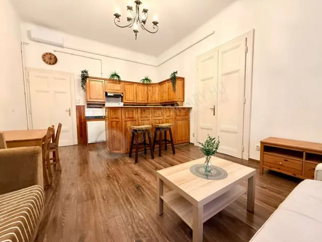 Kiadó lakás Budapest V. kerület 75 nm