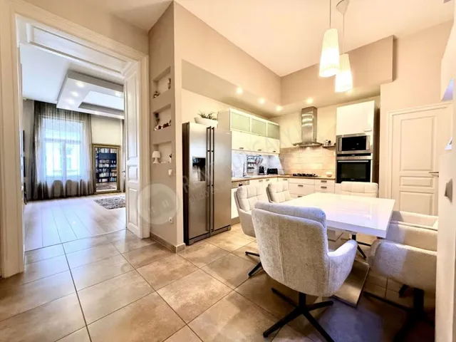 Eladó lakás Budapest VI. kerület 122 nm