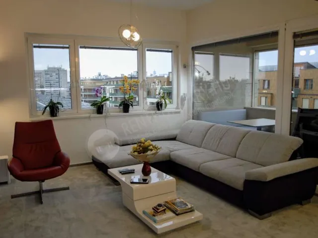 Kiadó lakás Budapest VIII. kerület, Corvin sétány 70 nm