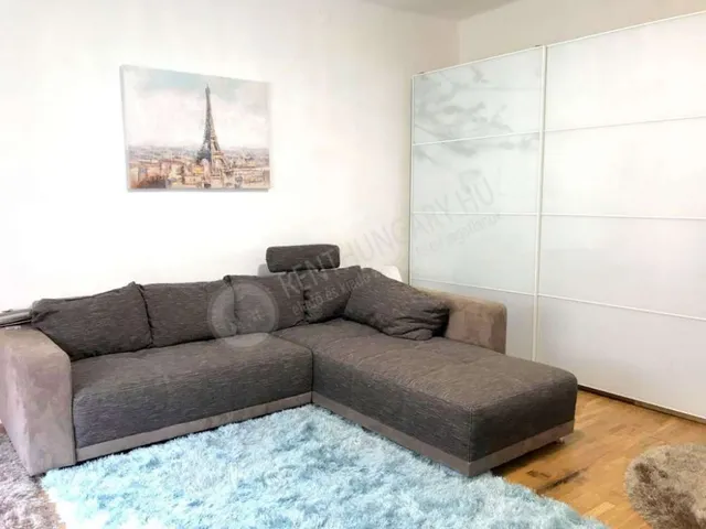Kiadó lakás Mosonmagyaróvár, Kápolna tér 45 nm