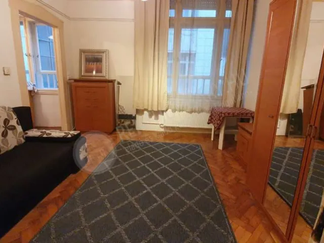 Kiadó lakás Budapest V. kerület, Erzsébet tér 28 nm