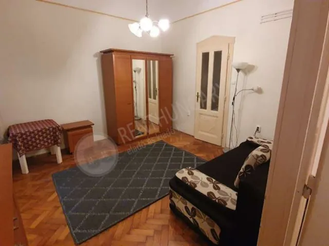 Kiadó lakás Budapest V. kerület, Erzsébet tér 28 nm
