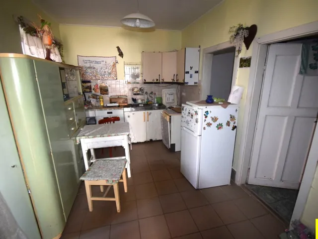 Eladó ház Csepreg, Csepregen 60 m2 családi ház alkalmi áron 23,5 MFt !!! 60 nm