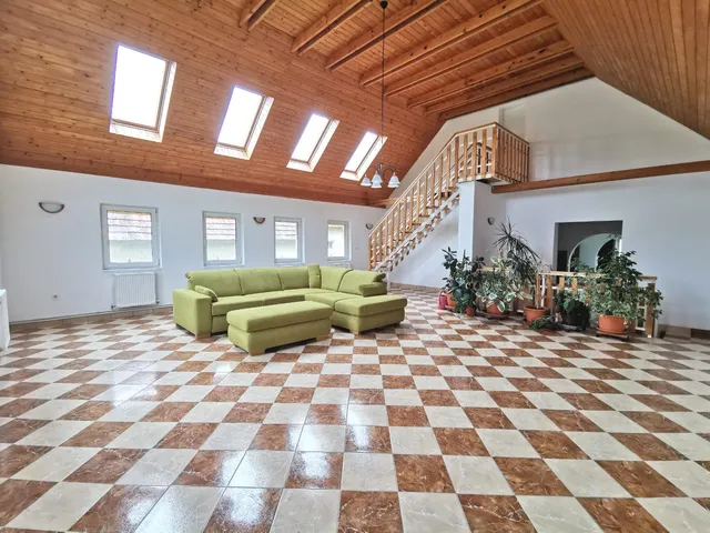 Eladó ház Szakony 140 nm