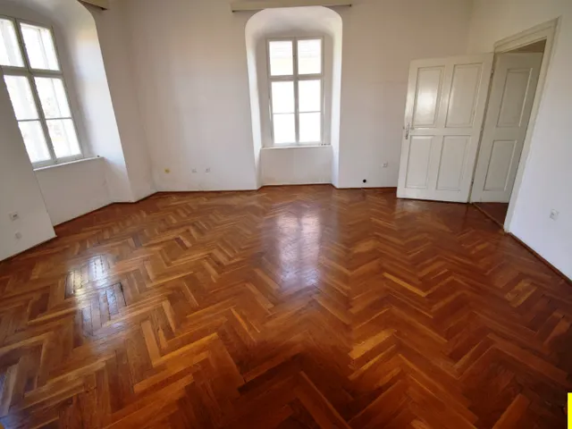 Eladó lakás Kőszeg, Kőszeg belvárosában 3 szobás, 86 m²-es lakás eladó! 86 nm