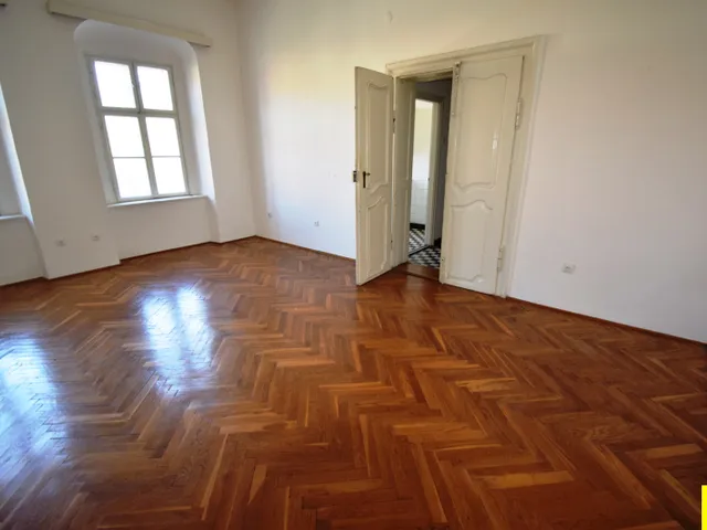 Eladó lakás Kőszeg, Kőszeg belvárosában 3 szobás, 86 m²-es lakás eladó! 86 nm