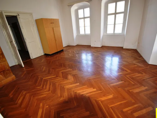 Eladó lakás Kőszeg, Kőszeg belvárosában 3 szobás, 86 m²-es lakás eladó! 86 nm