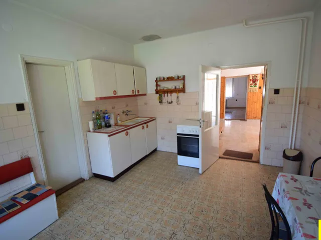 Eladó ház Bük, Családi ház eladó Bükön – jó állapot, azonnali birtokbaadás, határ közelében 130 nm