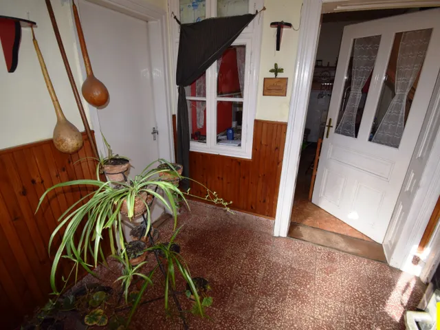 Eladó ház Csepreg, Csepregen, csendes környezetben tégla építésű családi ház – kedvező áron! 60 nm