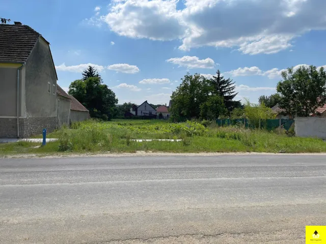 Eladó telek Csepreg, Csepregen rendkívül kedvező áron eladó belterületi építési telek! 1638 nm