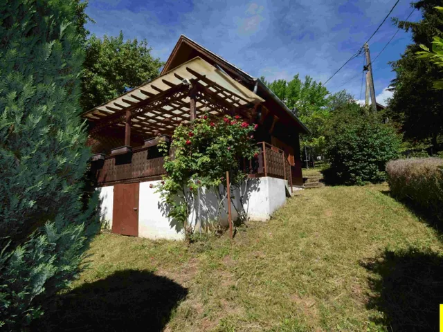 Eladó nyaraló Kőszeg, Kőszegen a Szabó-hegyen panorámás gerendaház 3000 m²-es telekkel eladó! 45 nm